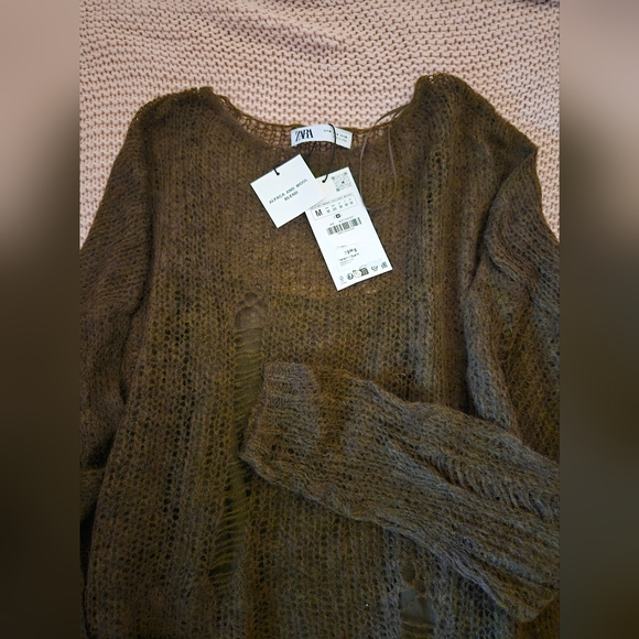 WOOL & ALPACA BLEND KNIT SWEATER WITH RIPS By Zara - Picture 5 of 8